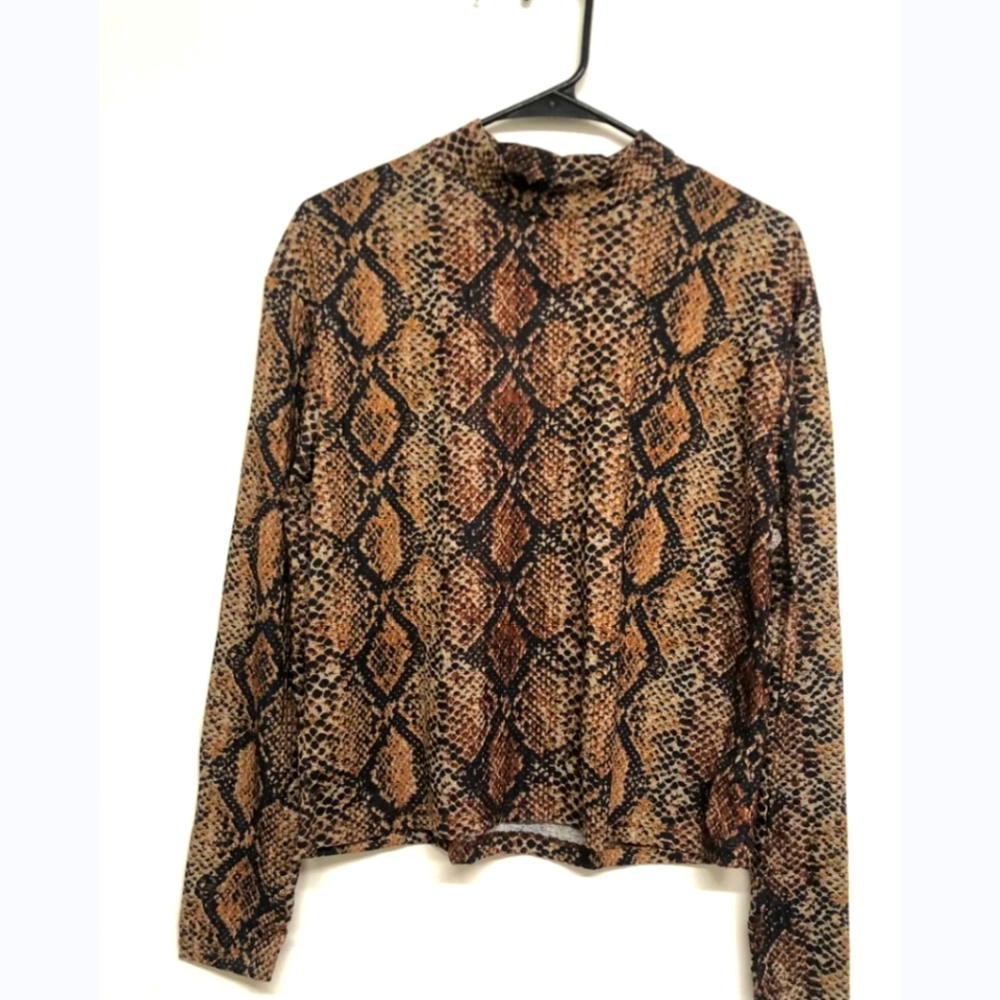 Zara Reptile Print Shirt size Large